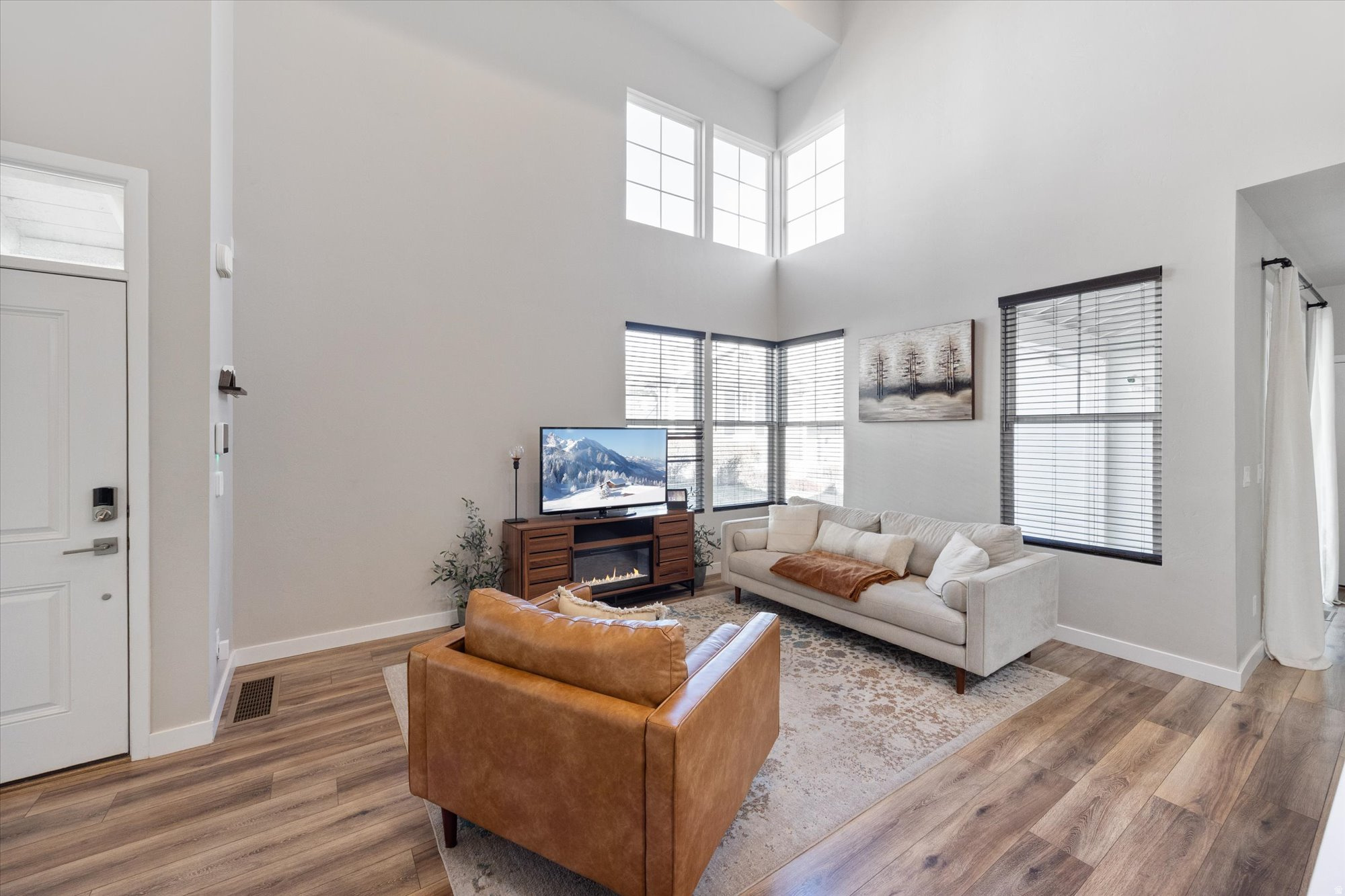 DAYBREAK - Residential