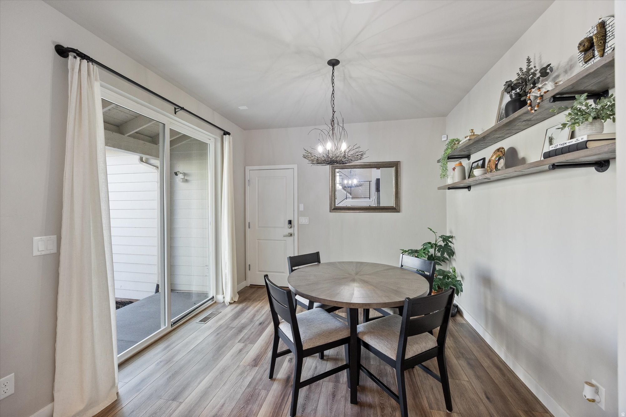 DAYBREAK - Residential