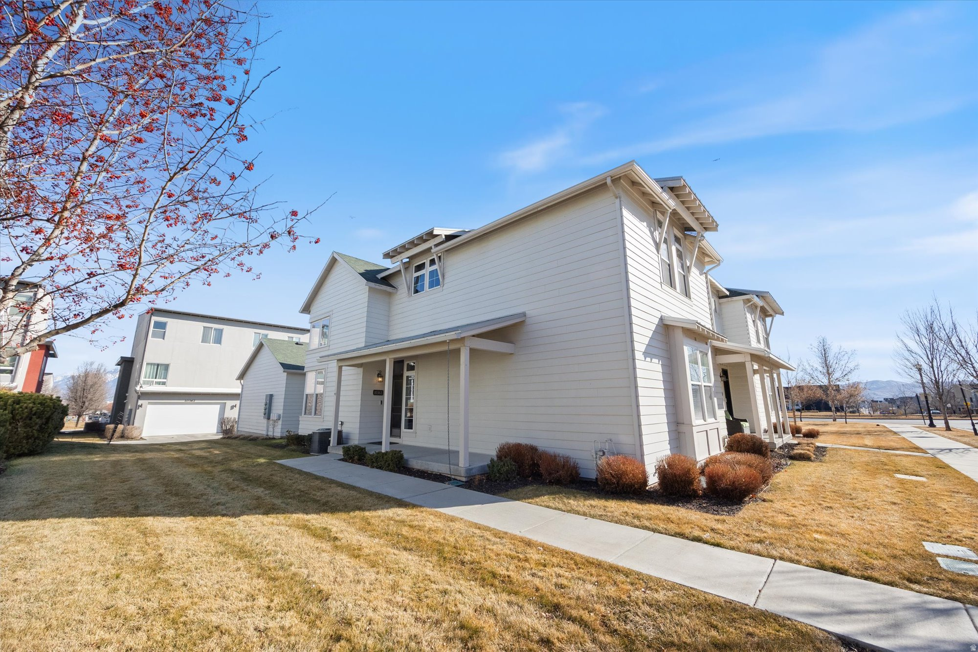 DAYBREAK - Residential