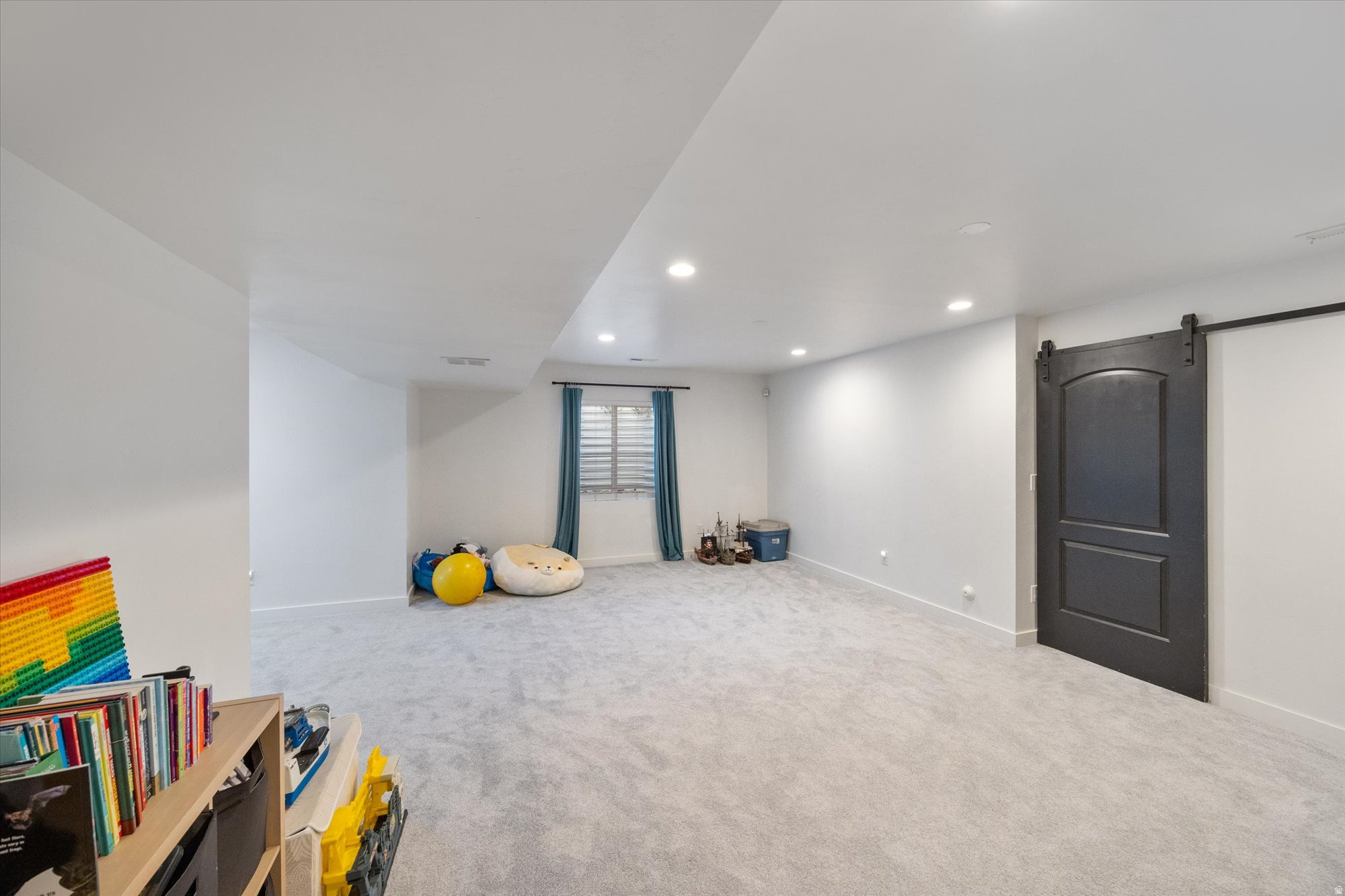 DAYBREAK - Residential