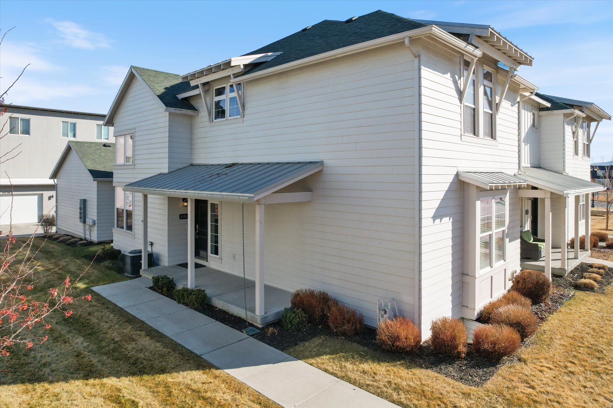 DAYBREAK - Residential