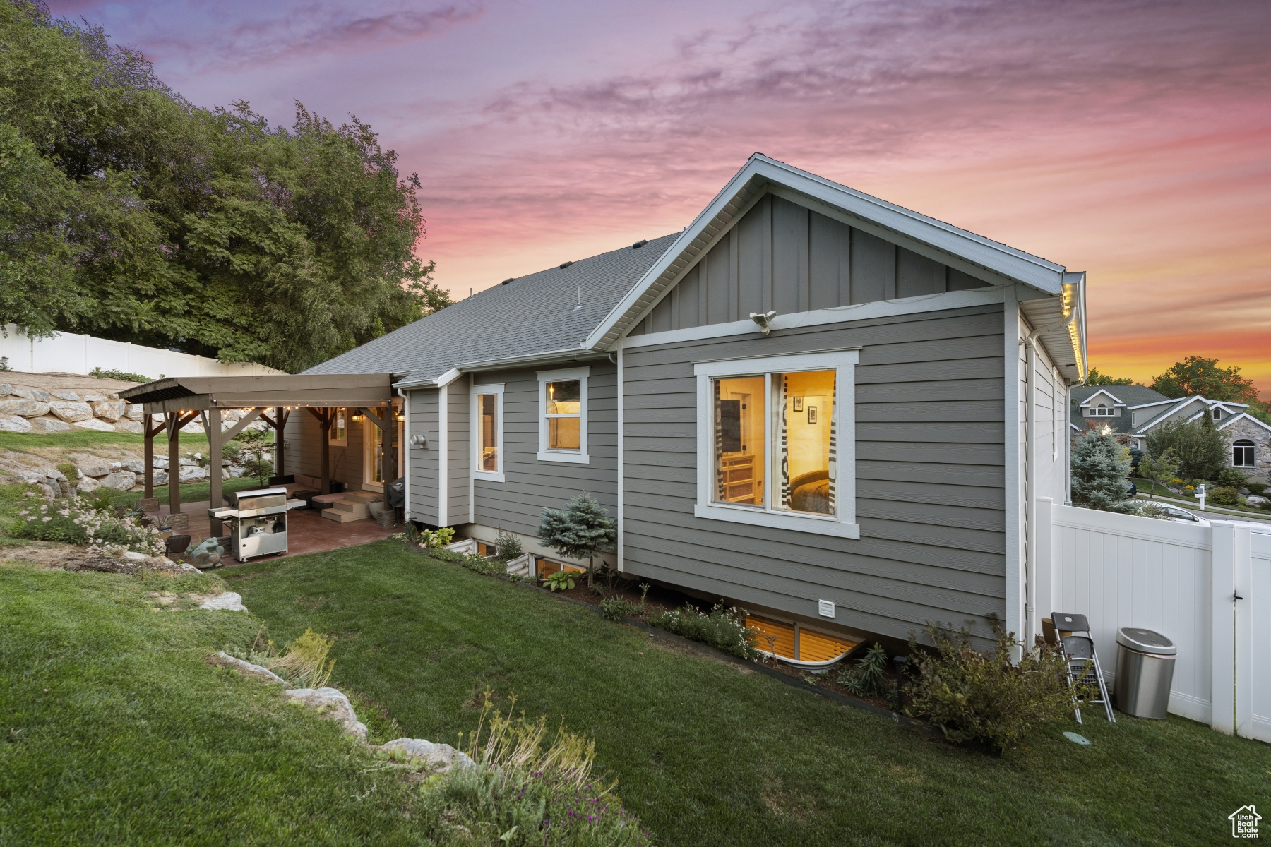 FARMINGTON MANORS - Residential