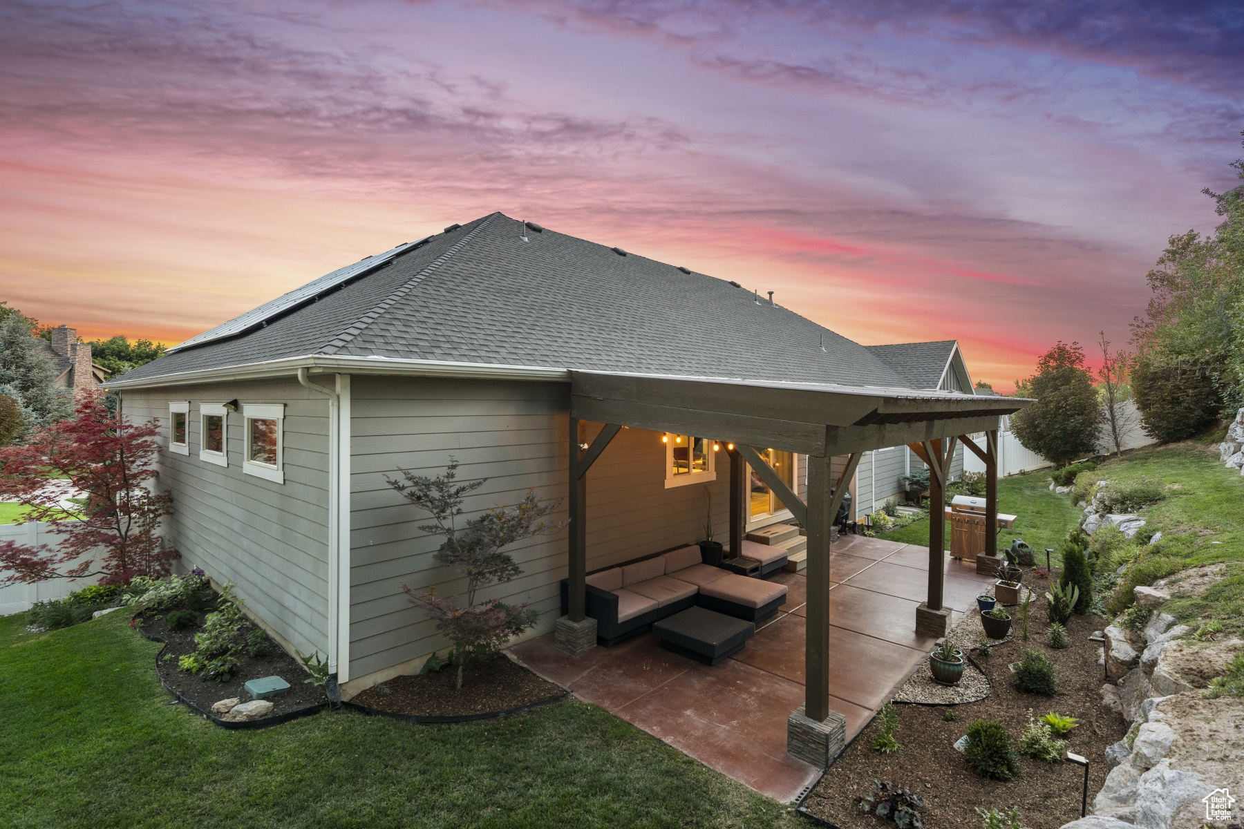 FARMINGTON MANORS - Residential