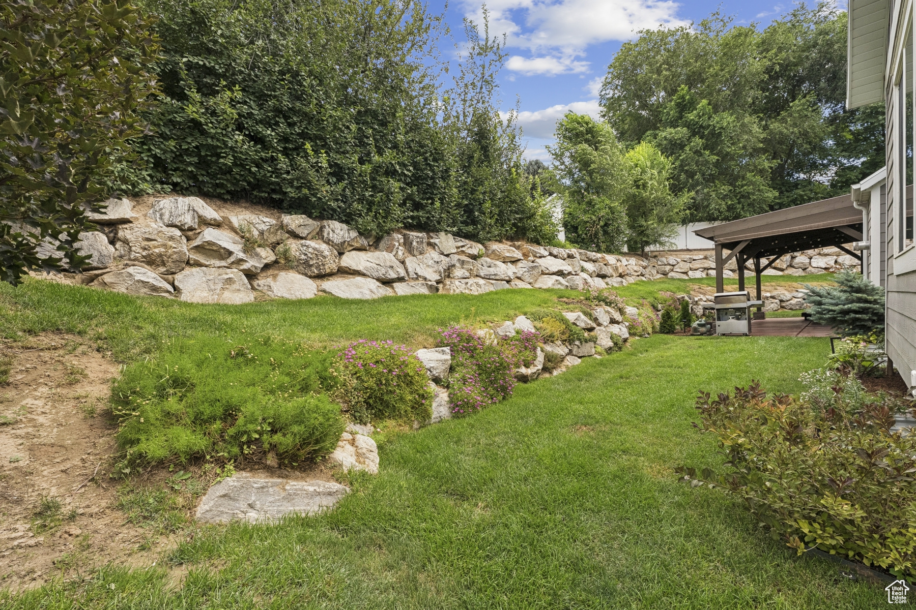 FARMINGTON MANORS - Residential