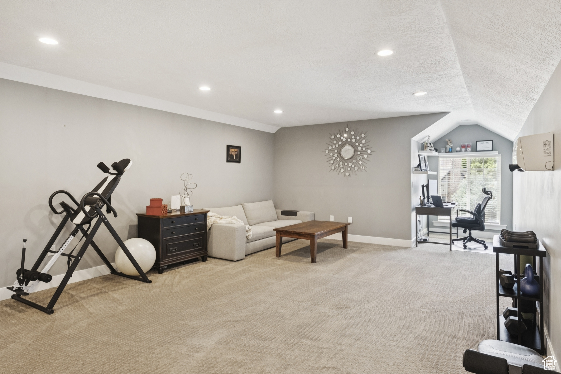 FARMINGTON MANORS - Residential