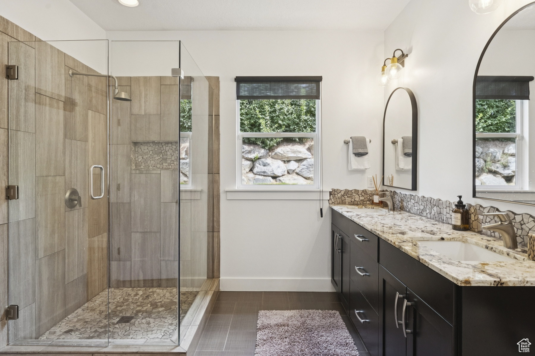 FARMINGTON MANORS - Residential