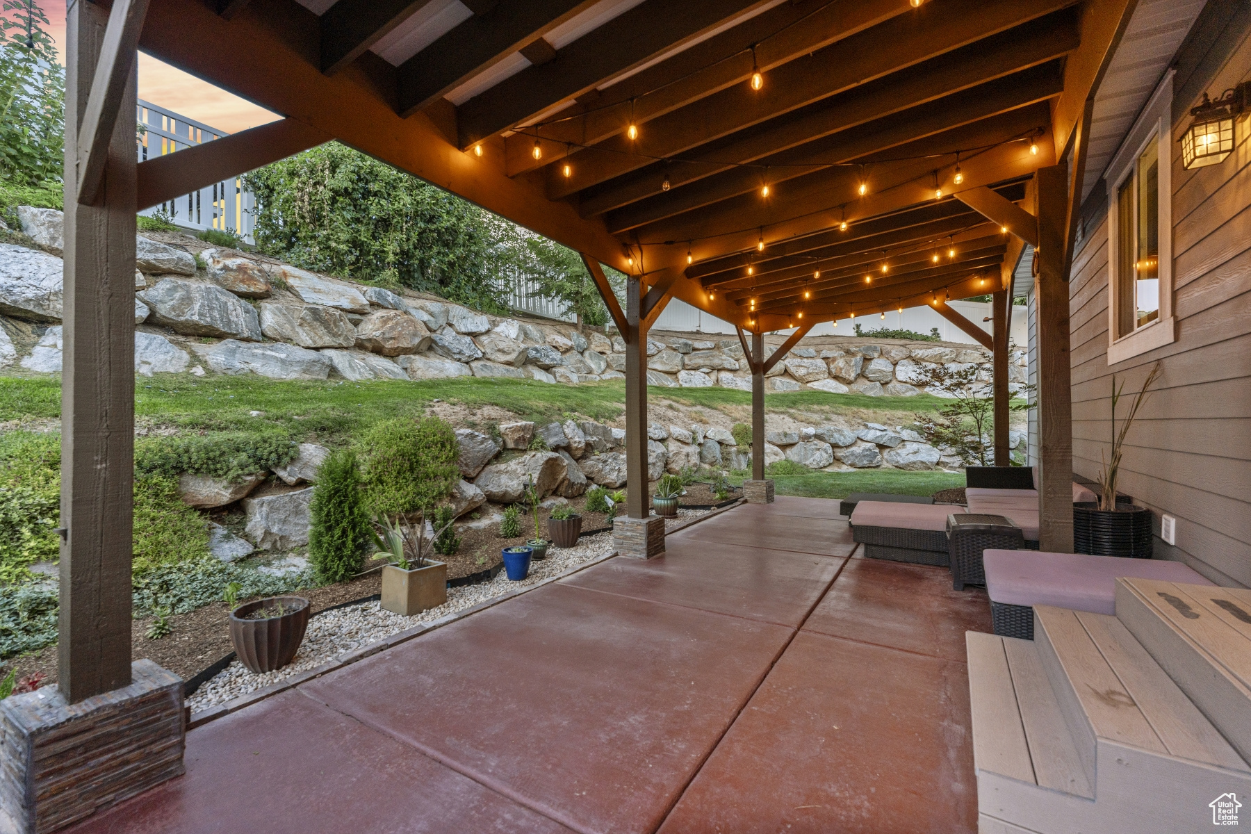 FARMINGTON MANORS - Residential
