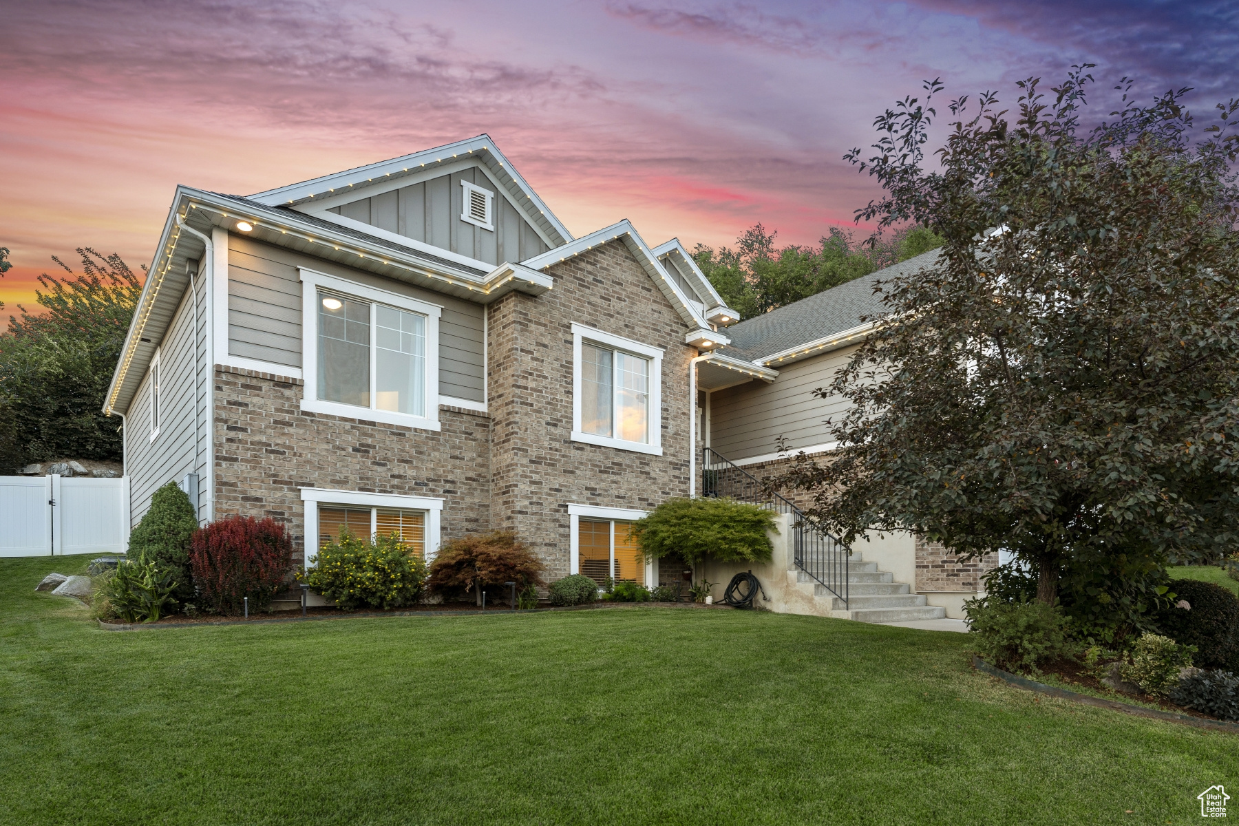 FARMINGTON MANORS - Residential