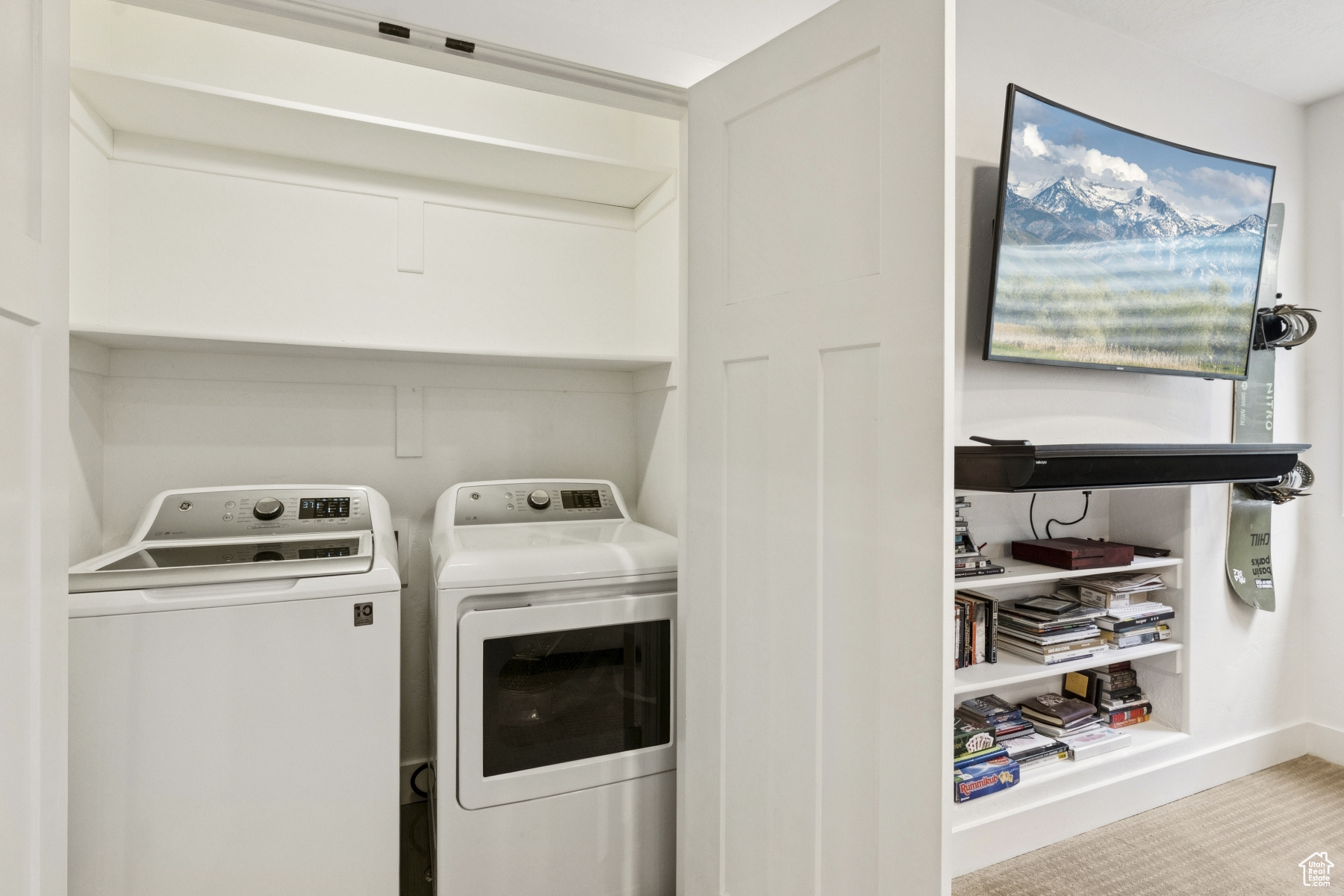 FARMINGTON MANORS - Residential