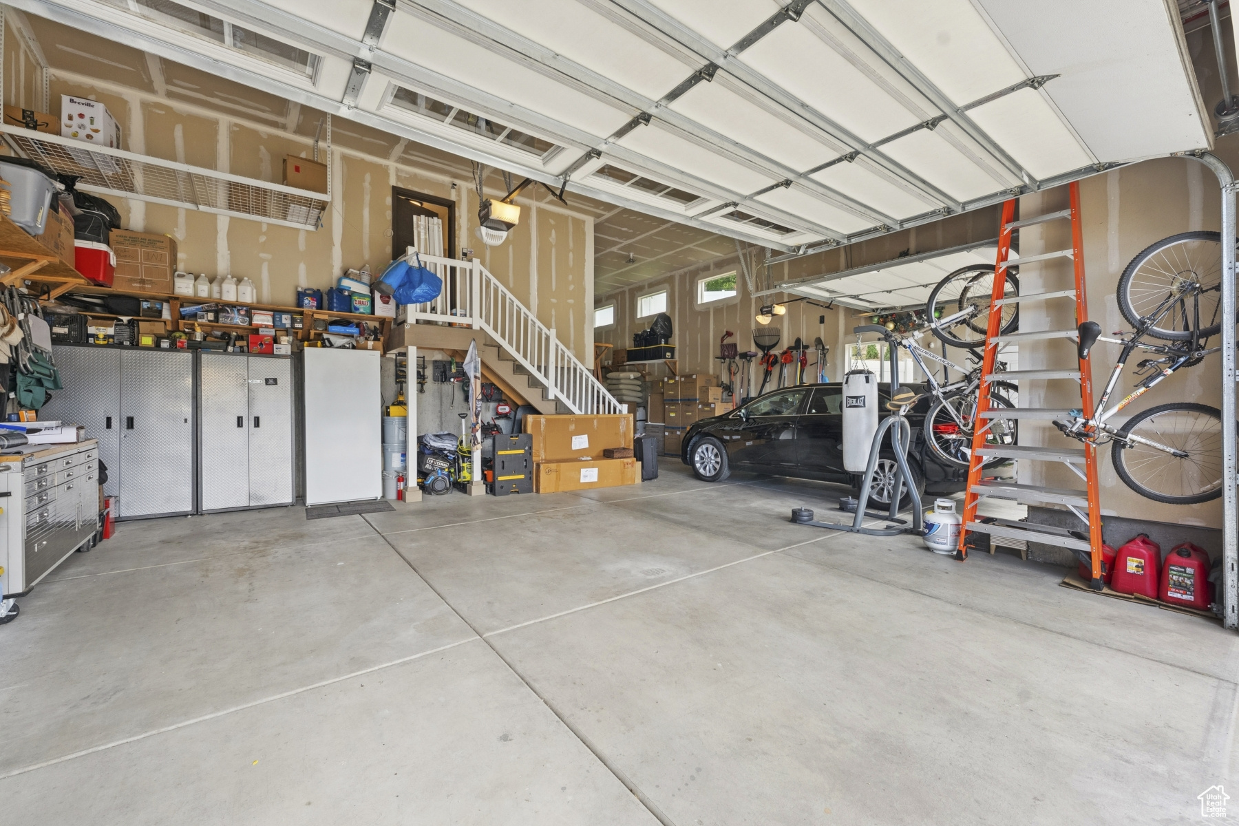 FARMINGTON MANORS - Residential