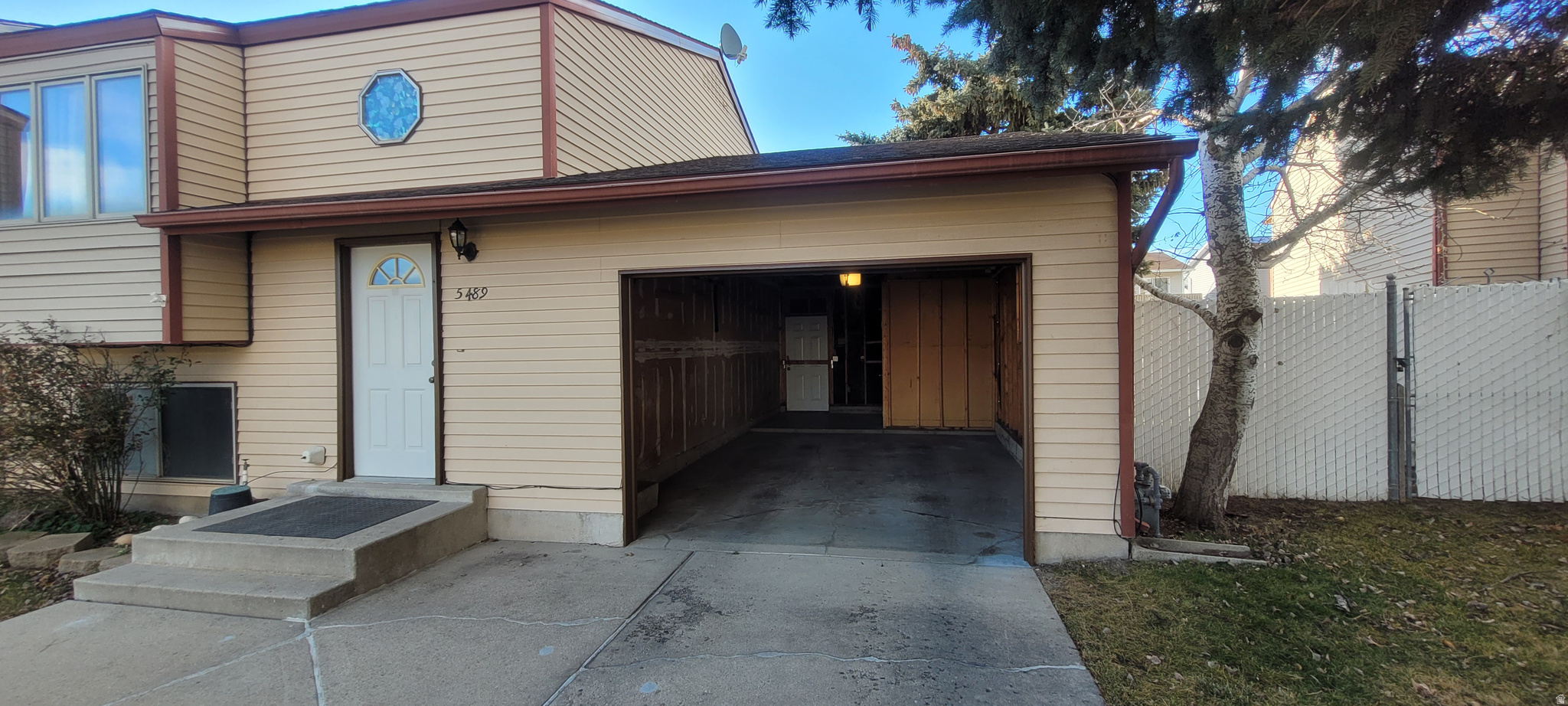 OQUIRRH SHADOWS #4 - Residential Income