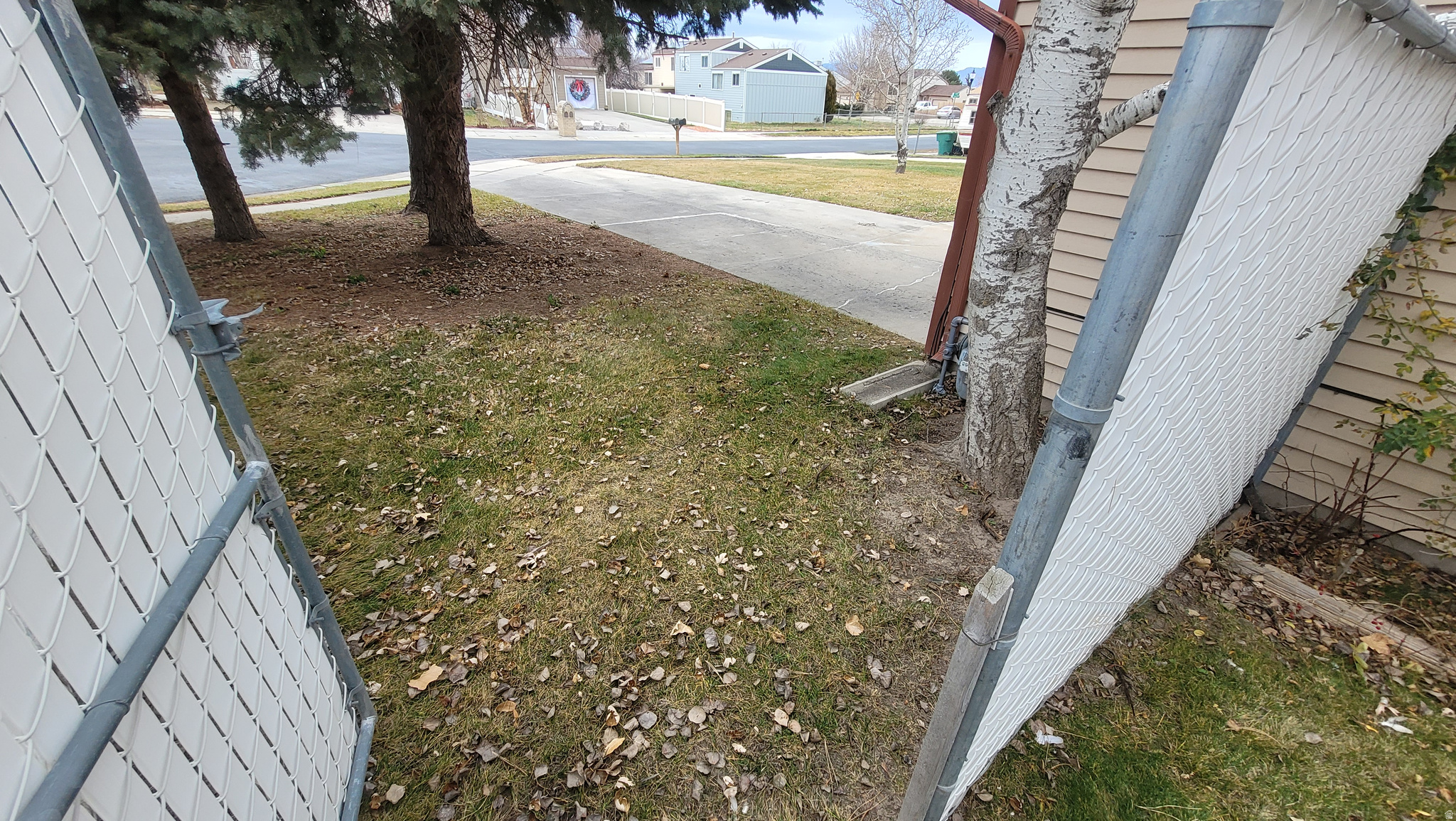OQUIRRH SHADOWS #4 - Residential Income