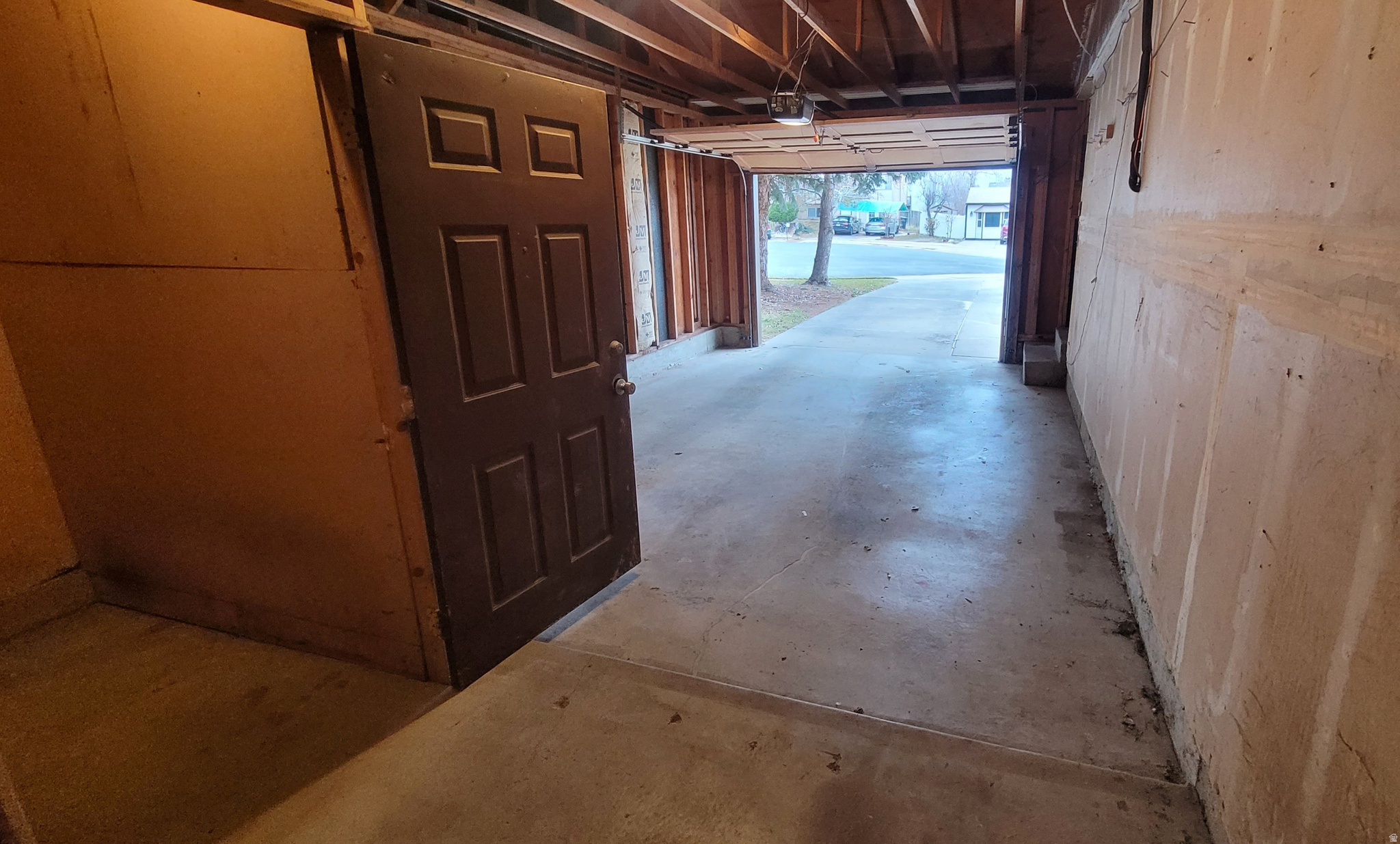 OQUIRRH SHADOWS #4 - Residential Income