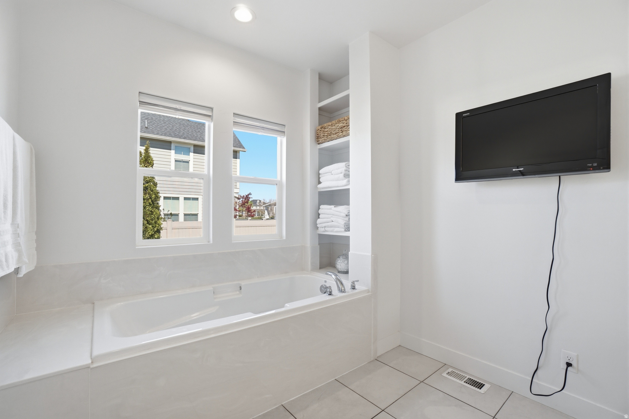 HILL FARMS - Residential