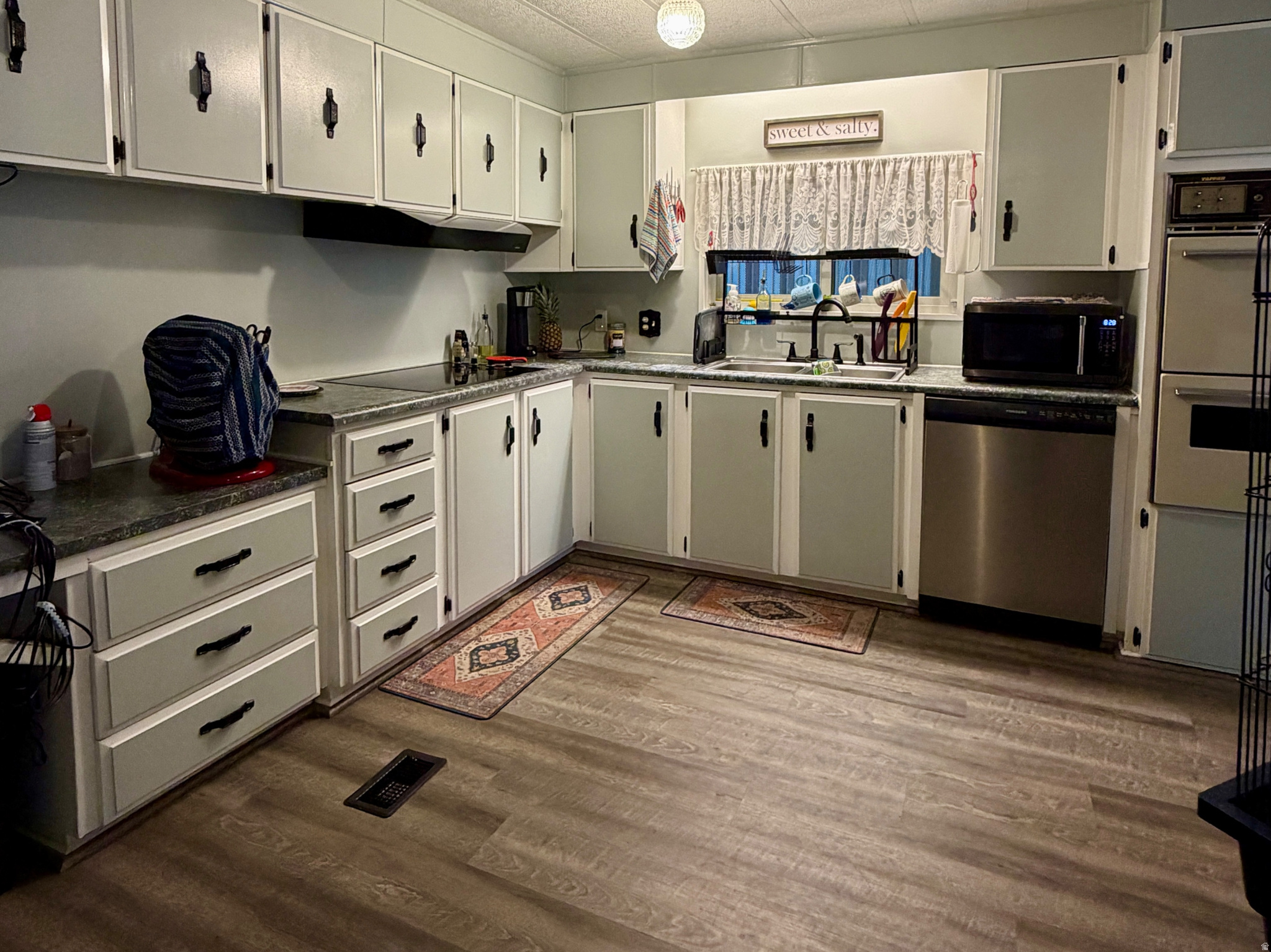 MAJESTIC OAKS - Residential