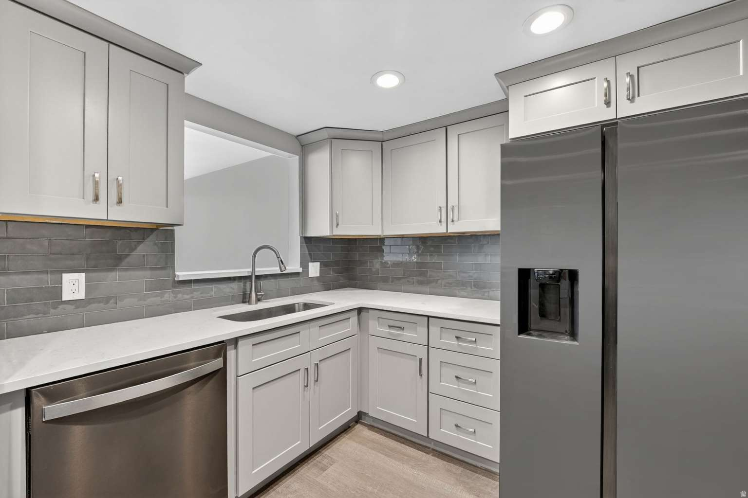 AMERICAN TOWERS CONDM - Residential