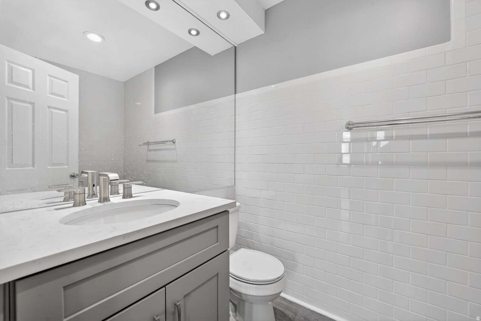 AMERICAN TOWERS CONDM - Residential