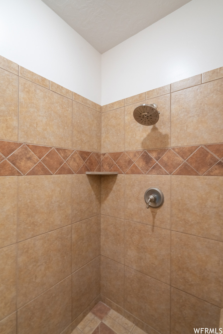 CRIMSON CLIFFS - Residential