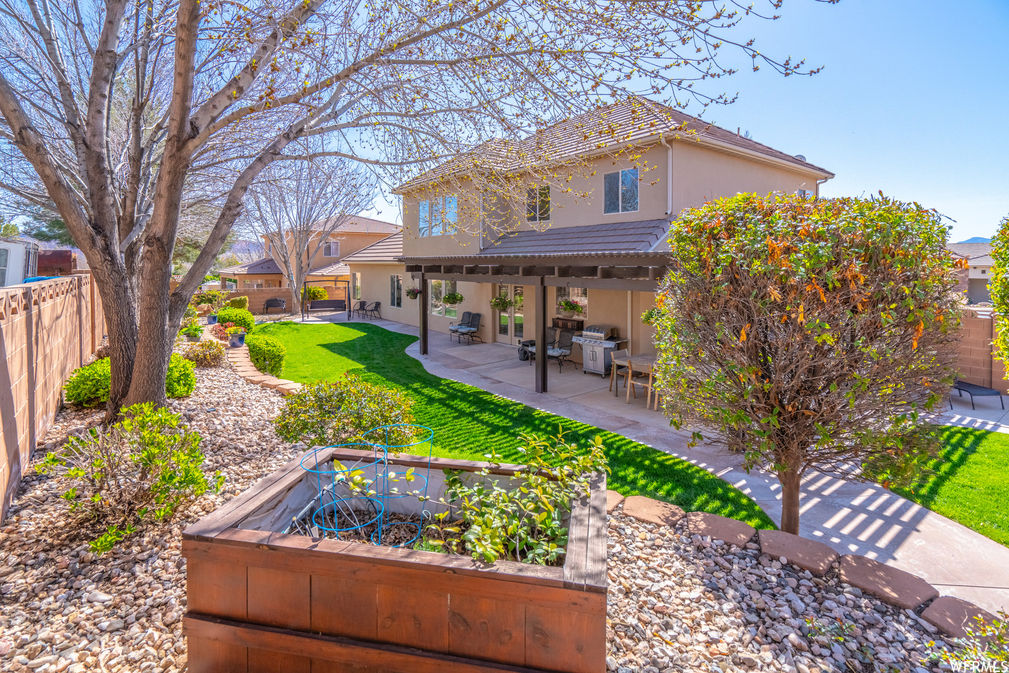 CRIMSON CLIFFS - Residential