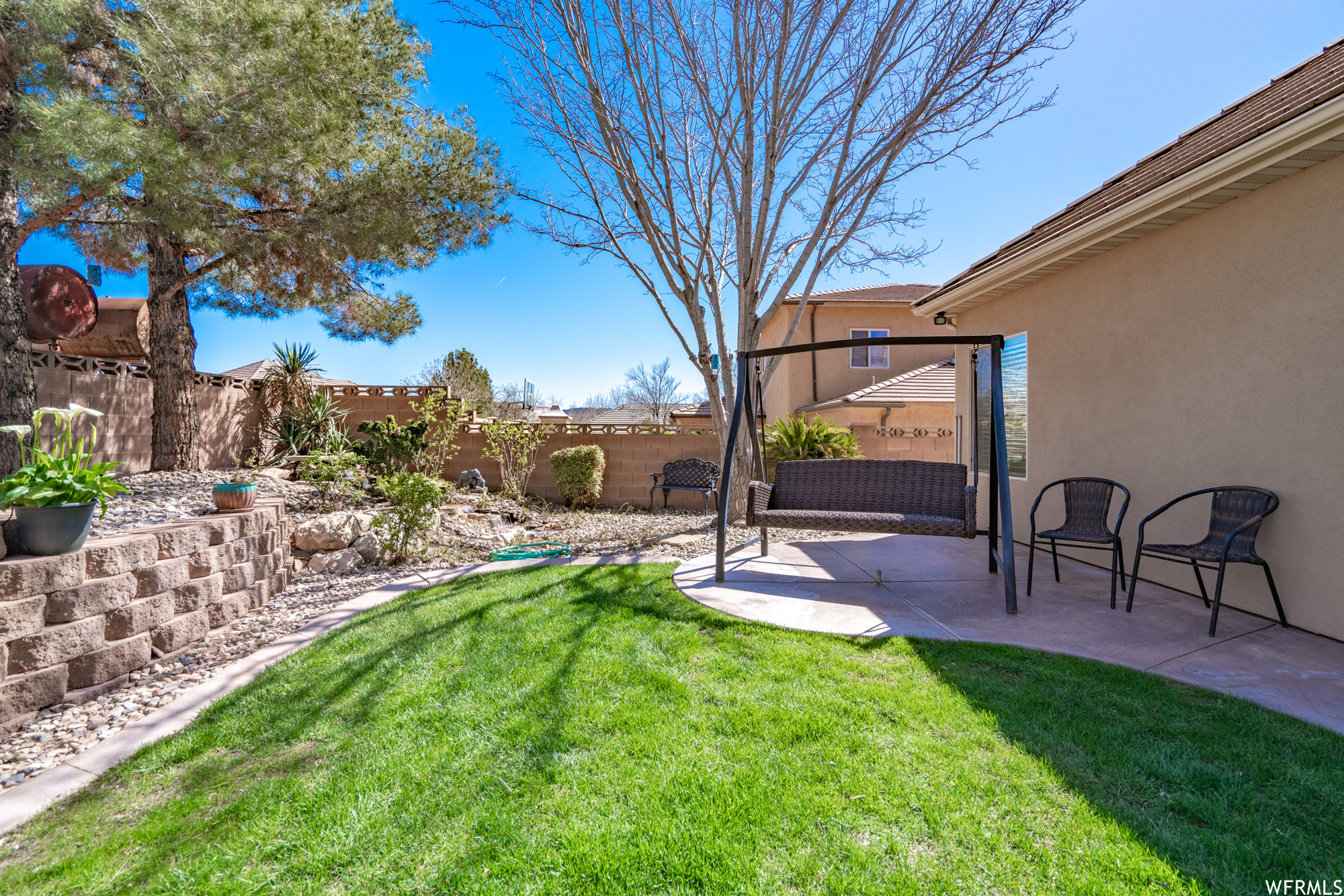 CRIMSON CLIFFS - Residential