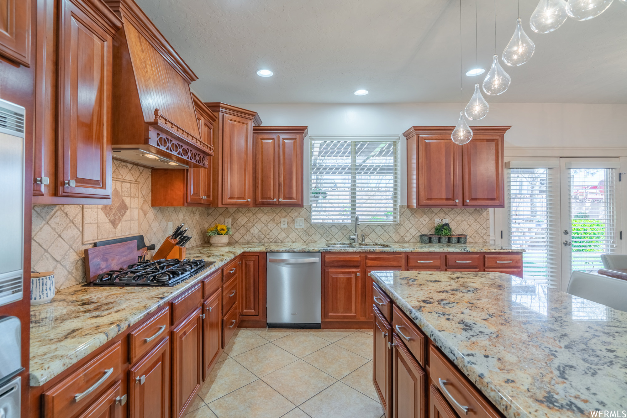 CRIMSON CLIFFS - Residential