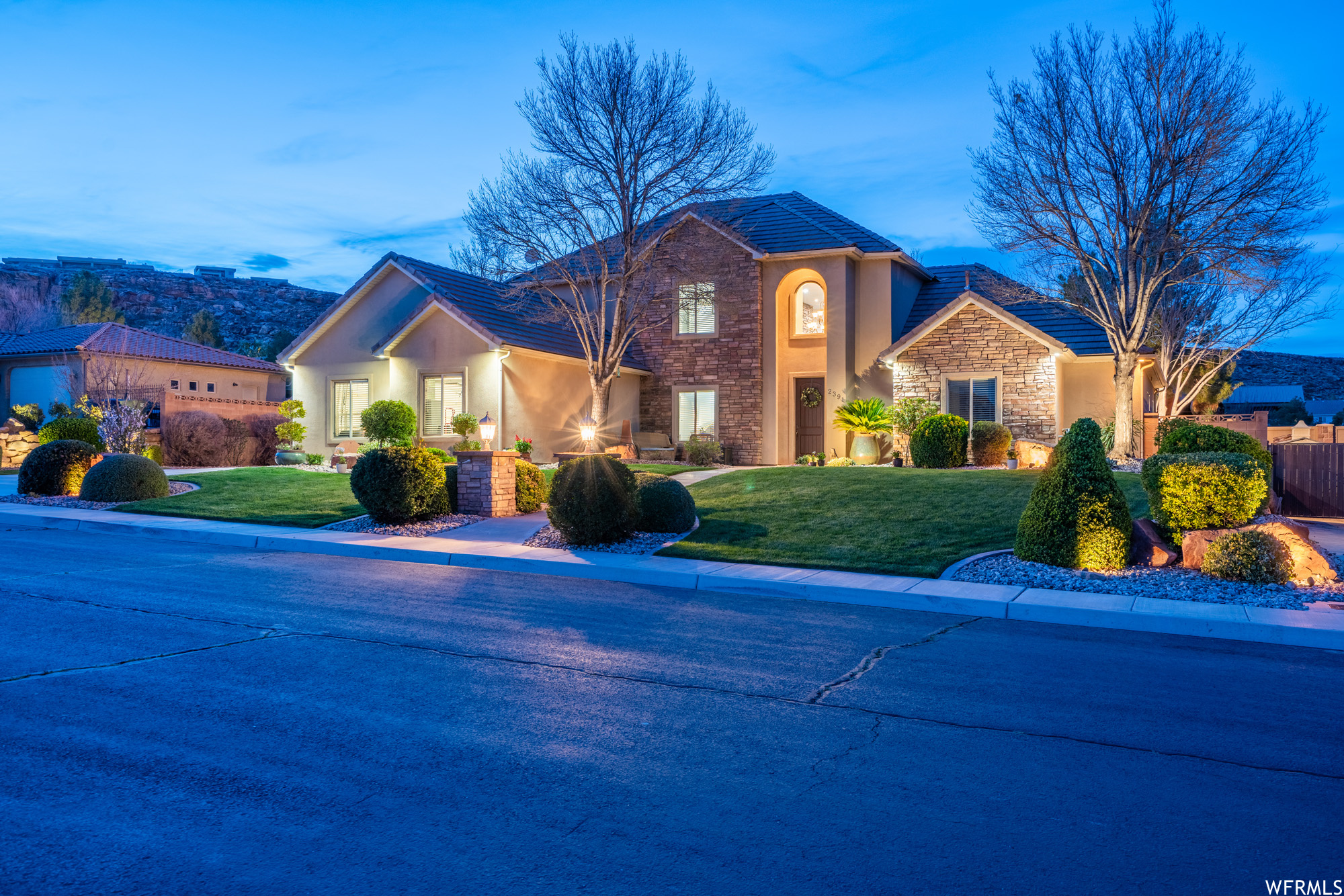 CRIMSON CLIFFS - Residential