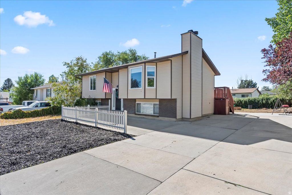 Photo of 5929 W DRY BONE CIR, Salt Lake City, UT 84118 (MLS # 2139481)