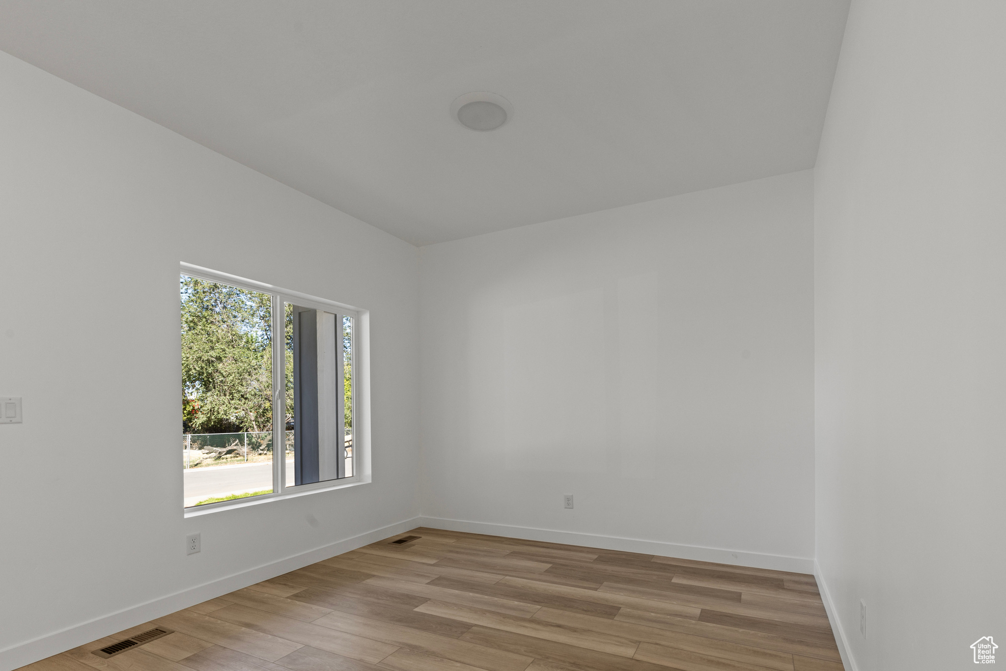 DIXON DOWNS - Residential