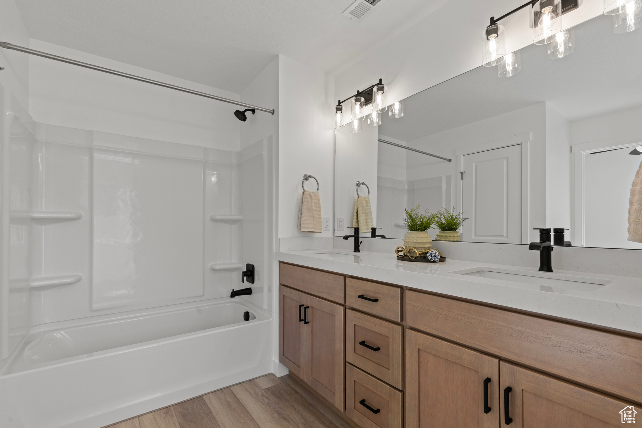 DIXON DOWNS - Residential