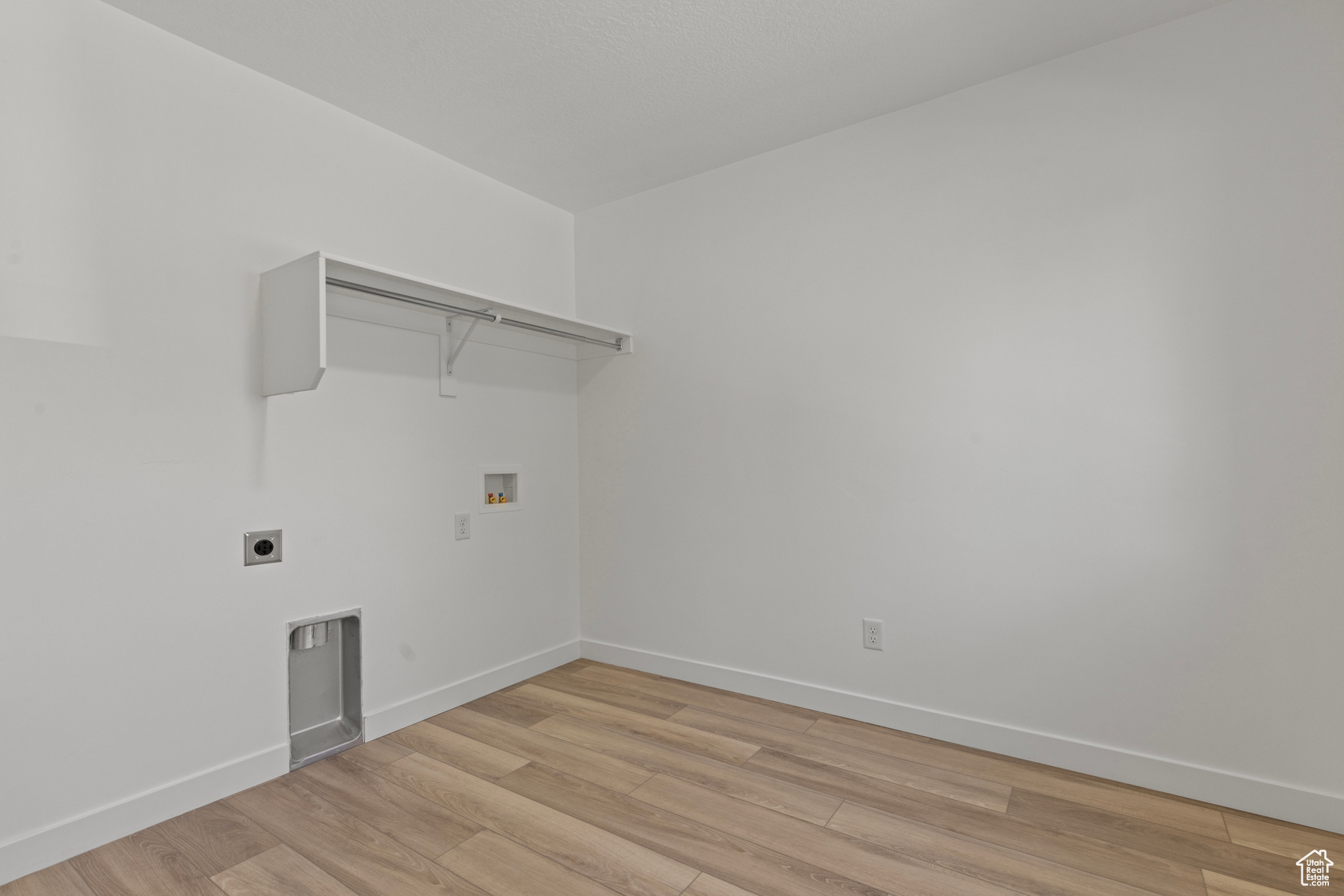 DIXON DOWNS - Residential