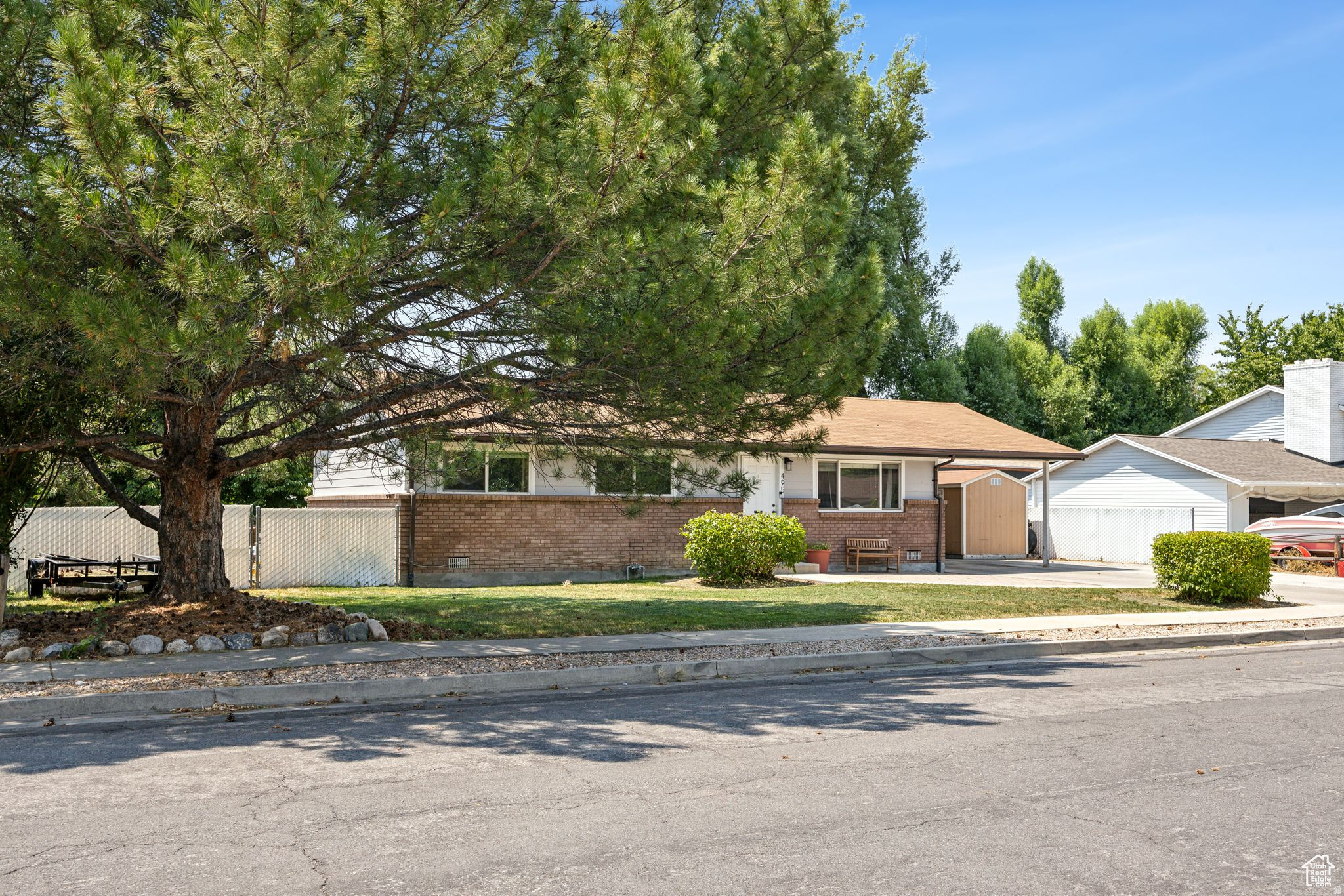 LESLIE - Residential