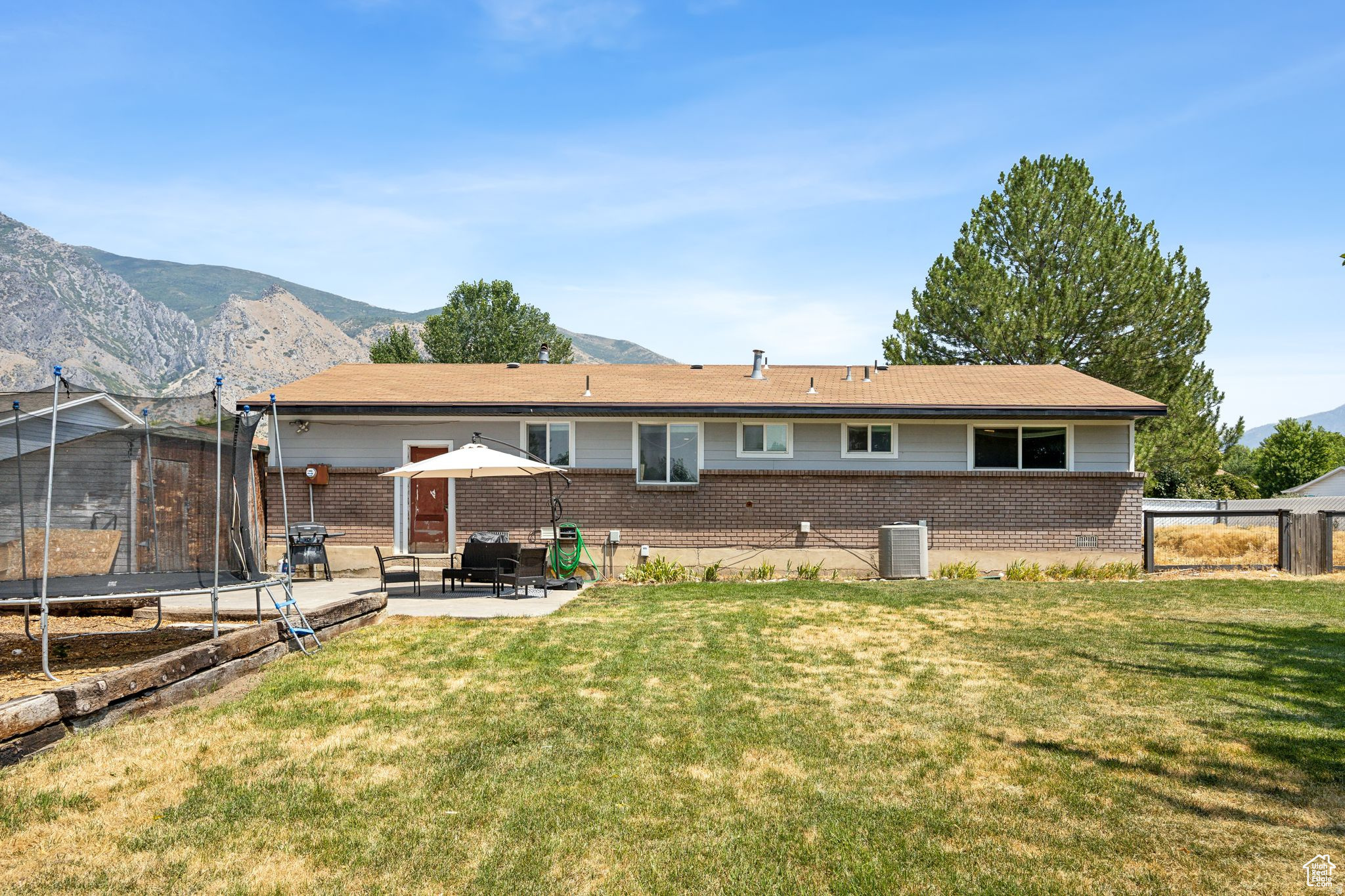 LESLIE - Residential
