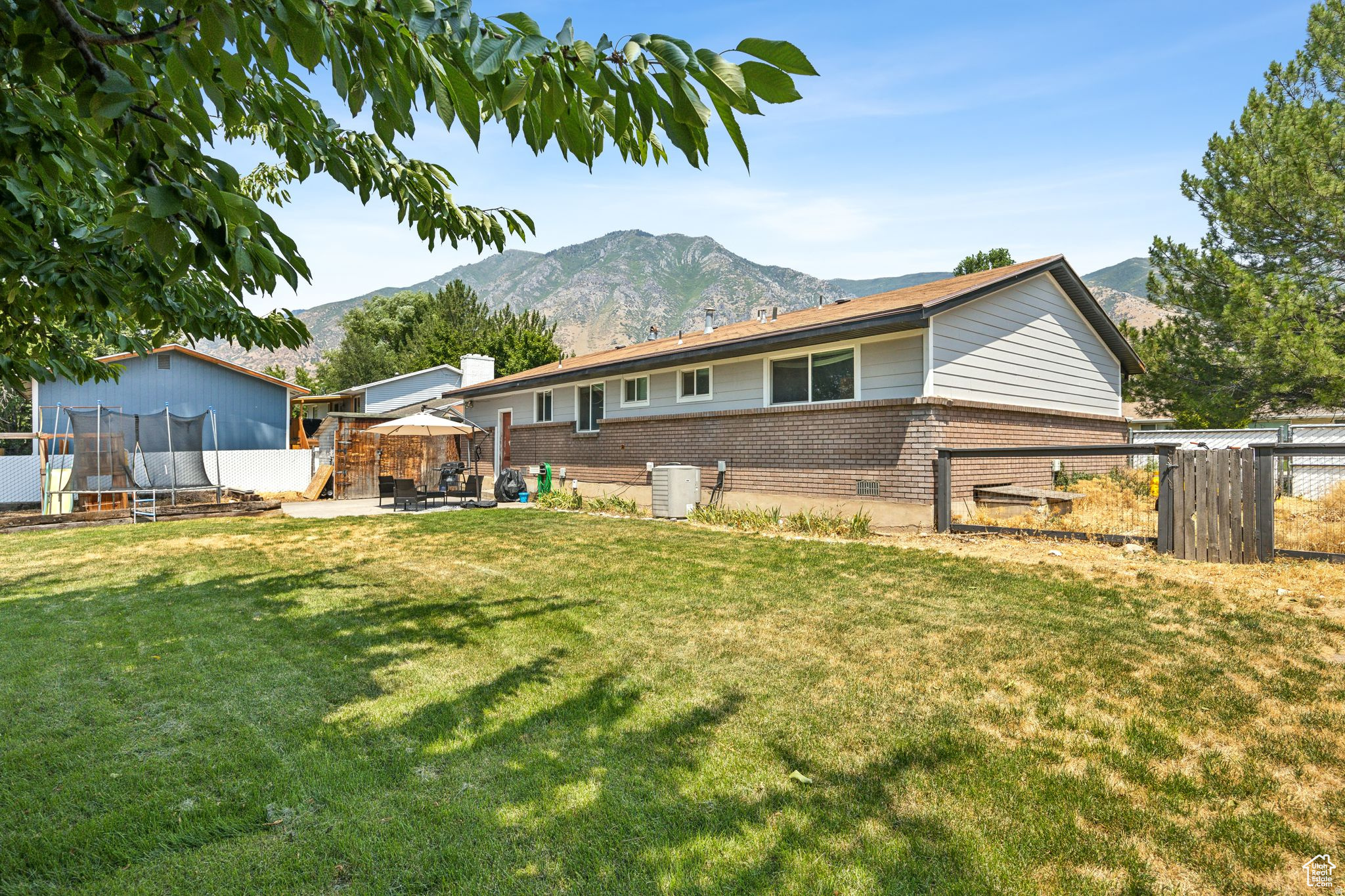 LESLIE - Residential