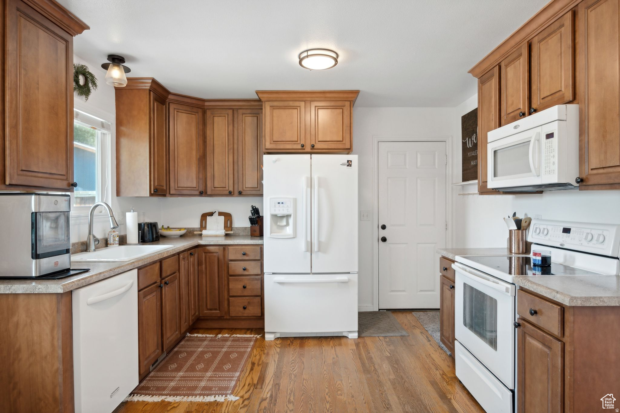 LESLIE - Residential