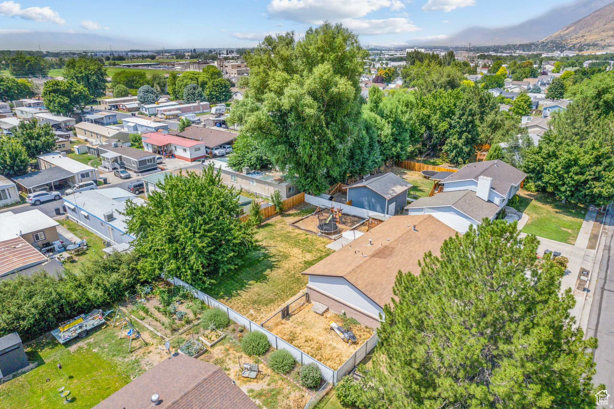 LESLIE - Residential