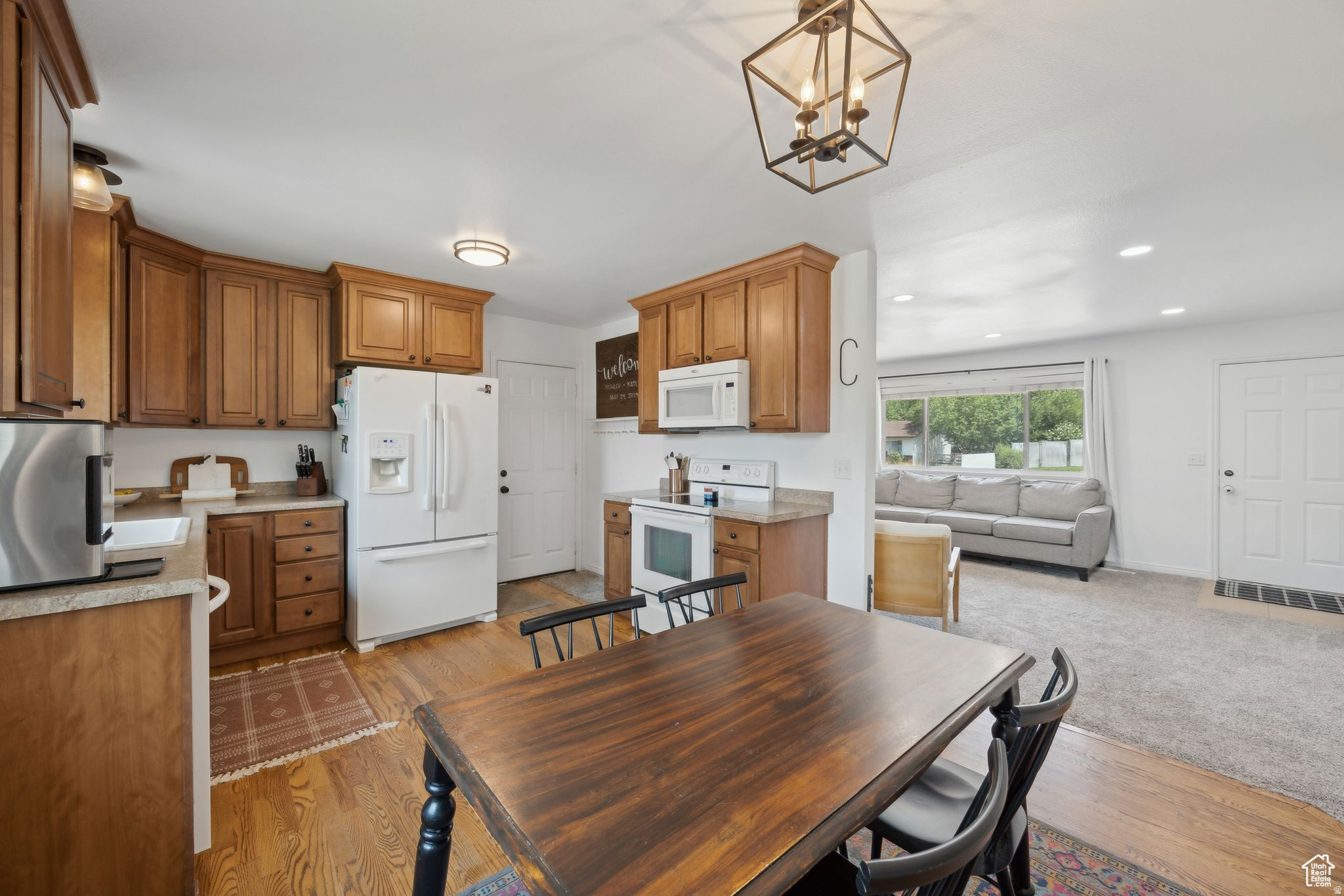 LESLIE - Residential