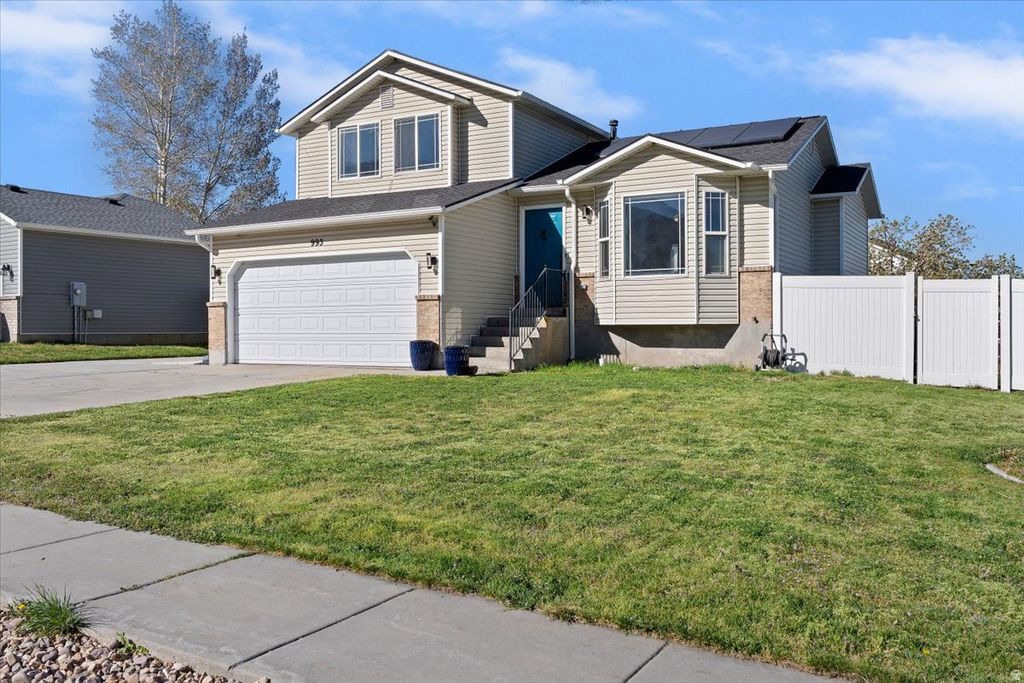 Photo of 993 N WHITE PINE DR E, Tooele, UT 84074 (MLS # 2146048)