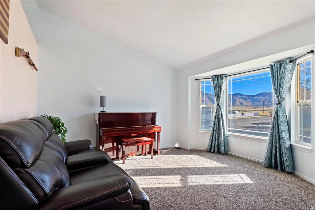 Photo of 993 N WHITE PINE DR E, Tooele, UT 84074 (MLS # 2146048)