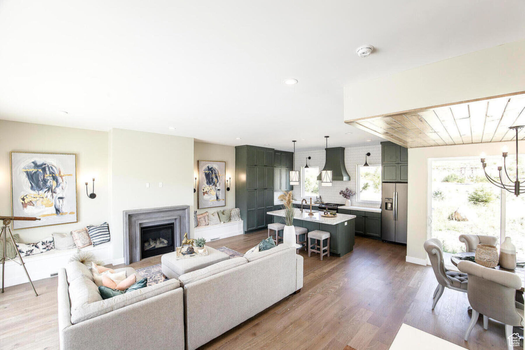 DEER SPRINGS - Residential