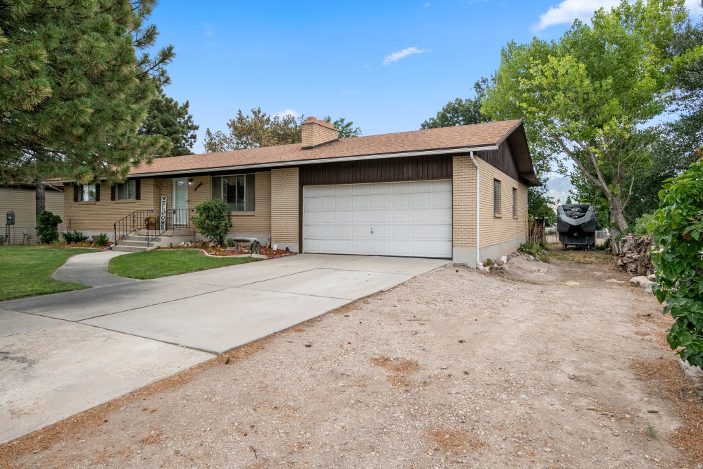 Photo of 13333 S 2900 W, Riverton, UT 84065 (MLS # 2174553)