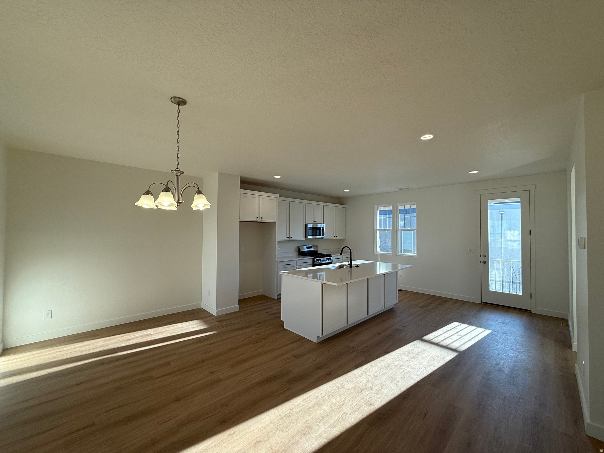 DAYBREAK - Residential