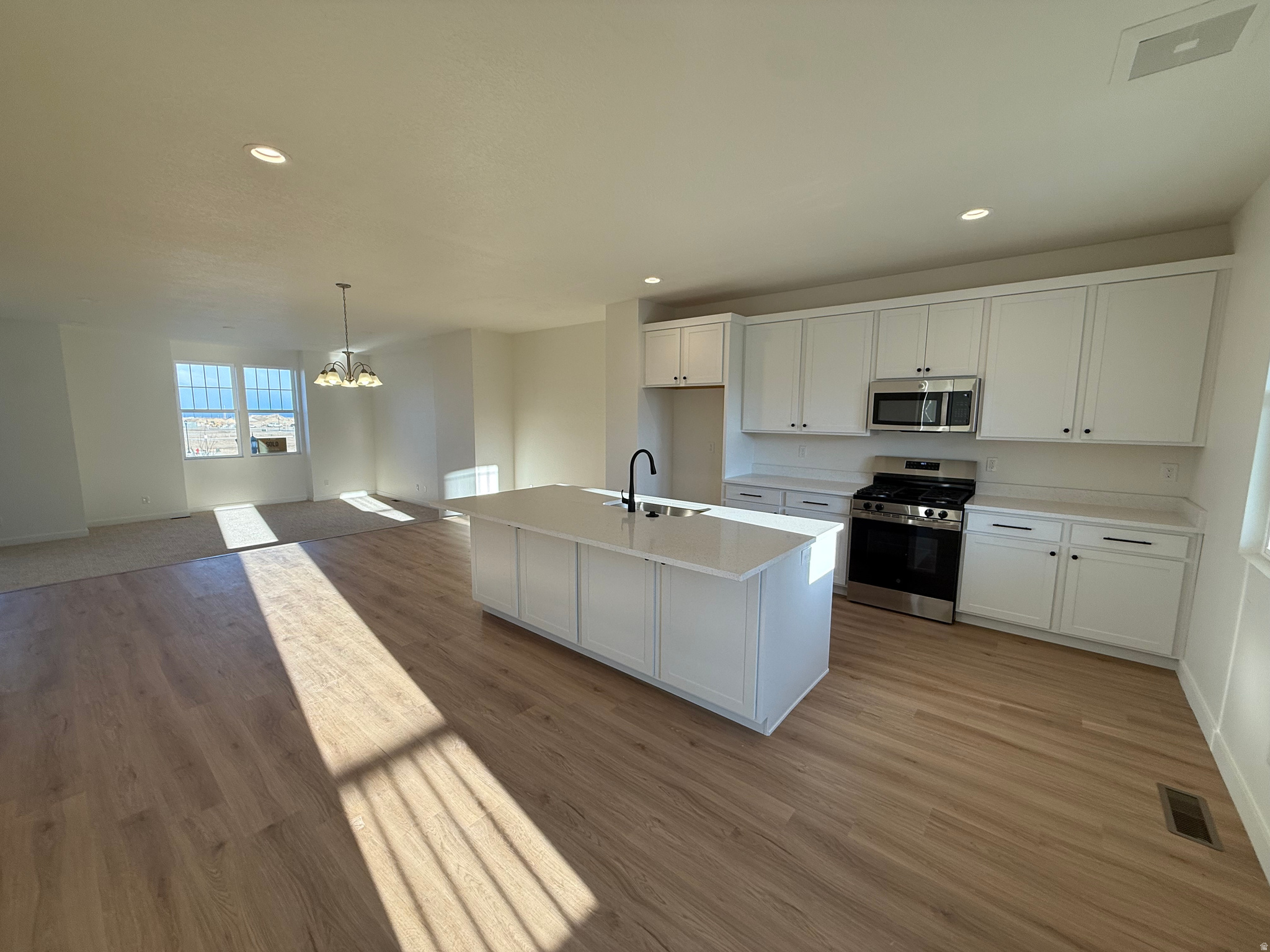 DAYBREAK - Residential