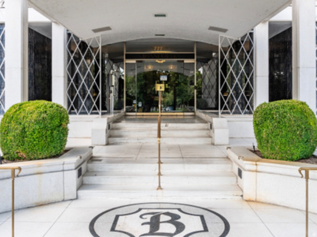 BONNEVILLE TOWER - Residential