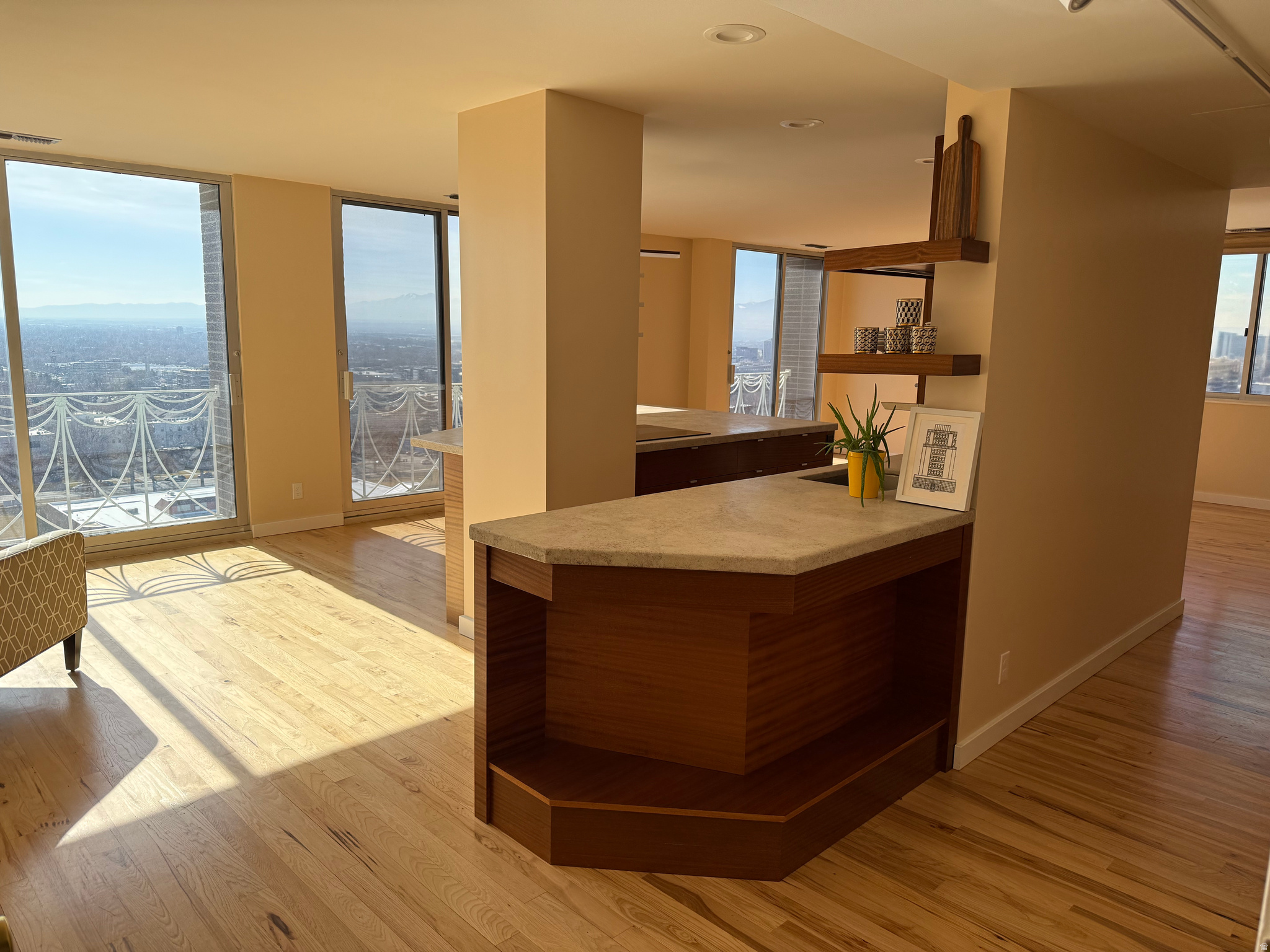 BONNEVILLE TOWER - Residential