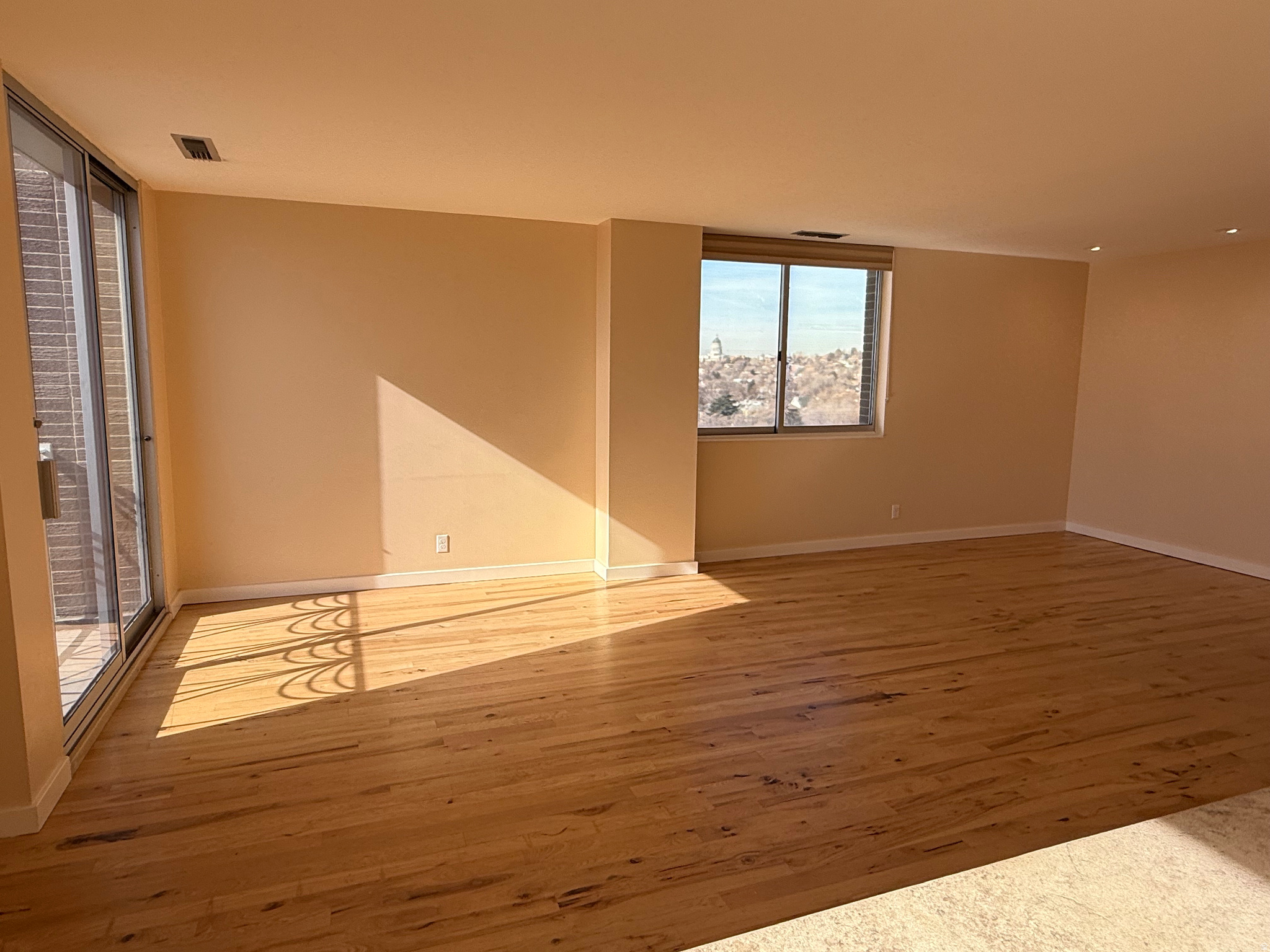 BONNEVILLE TOWER - Residential