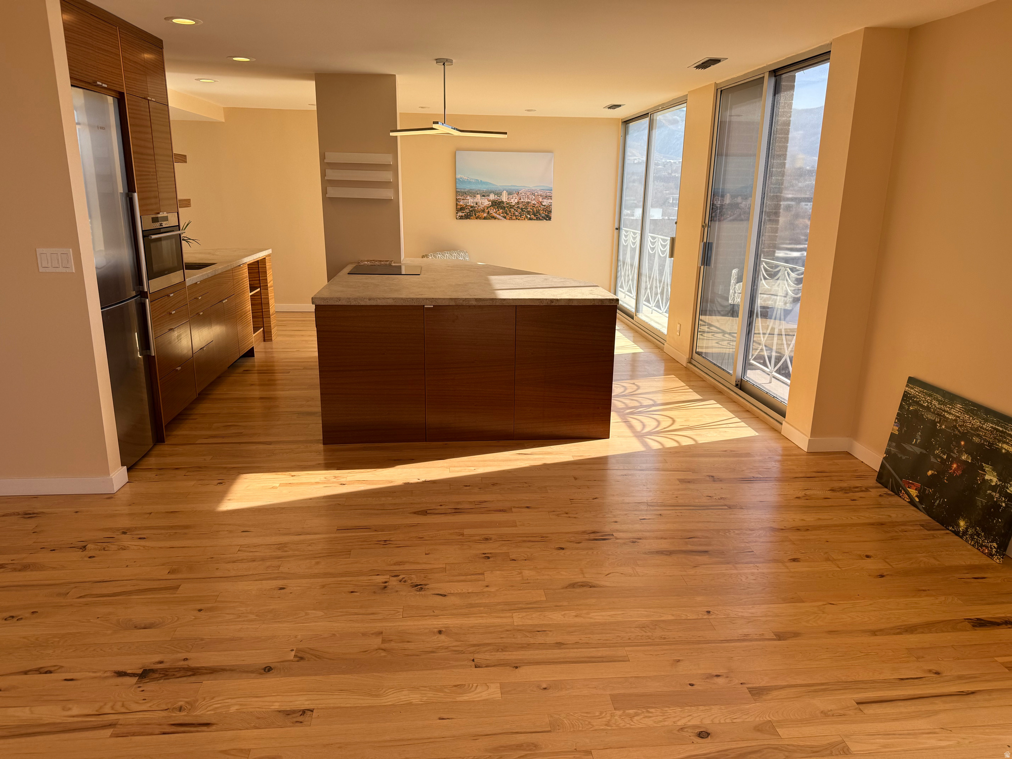 BONNEVILLE TOWER - Residential