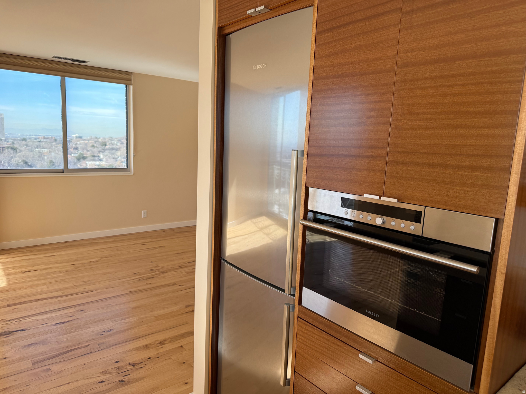 BONNEVILLE TOWER - Residential