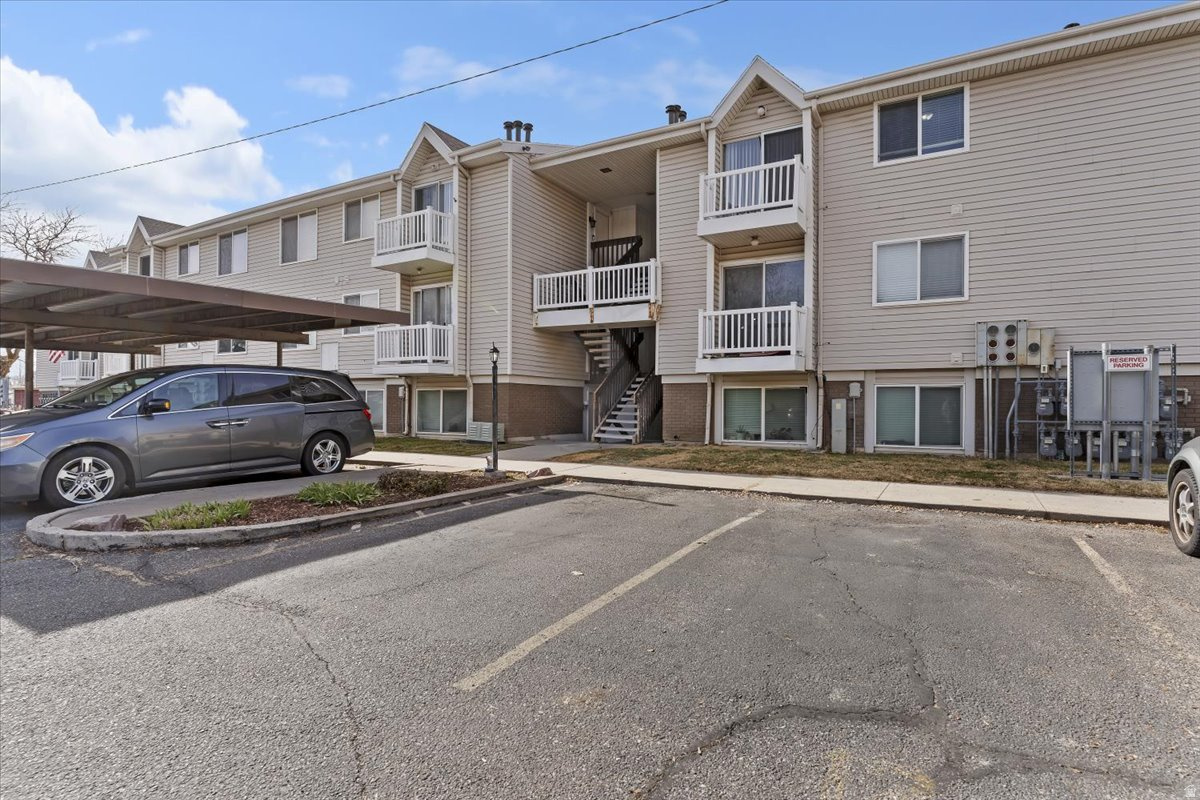 SHERWOOD OAKS CONDOS - Residential