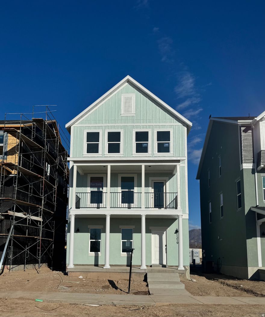 This Charlotte plan offers main level "flex room", a large great room, gourmet kitchen with quartz countertops and stainless steel appliances and large walk in pantry. Vaulted primary suite, double sinks, walk-in with custom closet inserts. Trailside community features an upcoming hammock park, playground, Paw Park, bike and walking trials! Visit our model home at 1839 W 1150 N, Layton, UT 84041 Tues-Sat, 11 AM - 6 PM.