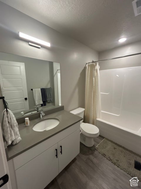 Tiny photo for 687 E 730 N, Hyrum, UT 84319 (MLS # 2189799)